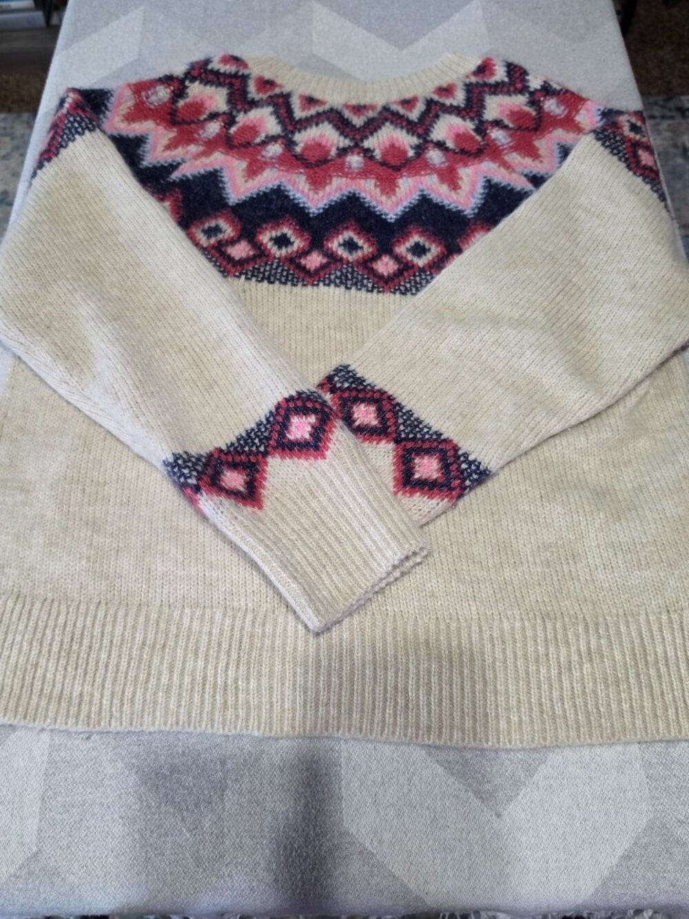 Old Navy Fair Isle Knit Sweater Medium Beige Pink Navy Warm Winter Pullover